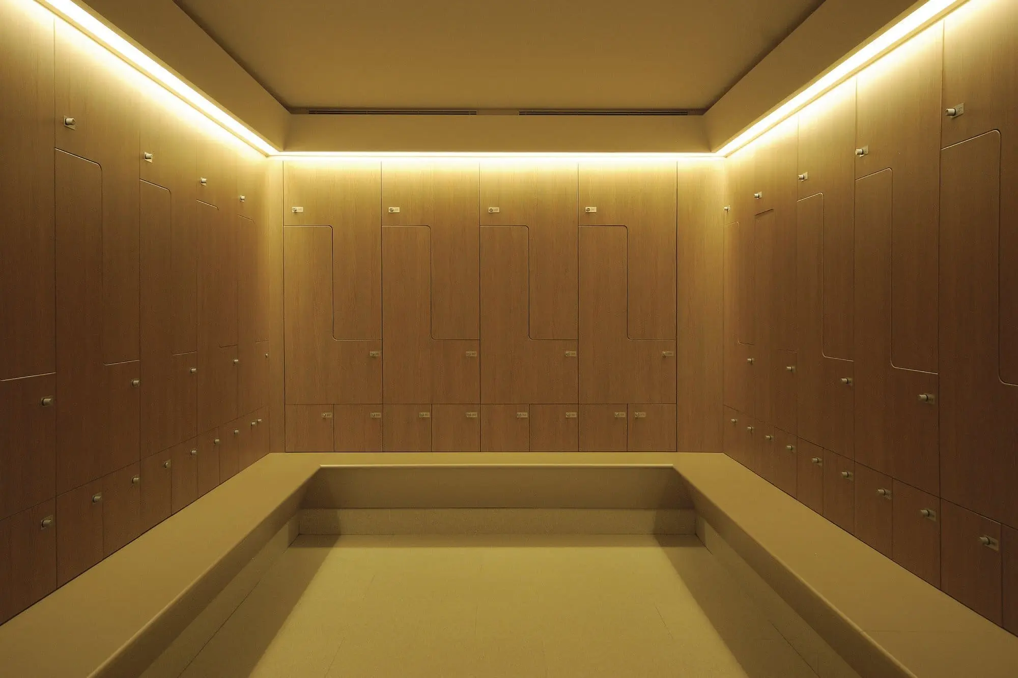 Custom-made melamine lockers