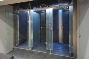 Instalaciones de tres duchas suizas